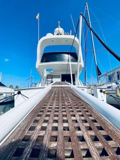 Barco Muy Romantico Con Parking! Sant Adria de Besos Exterior photo